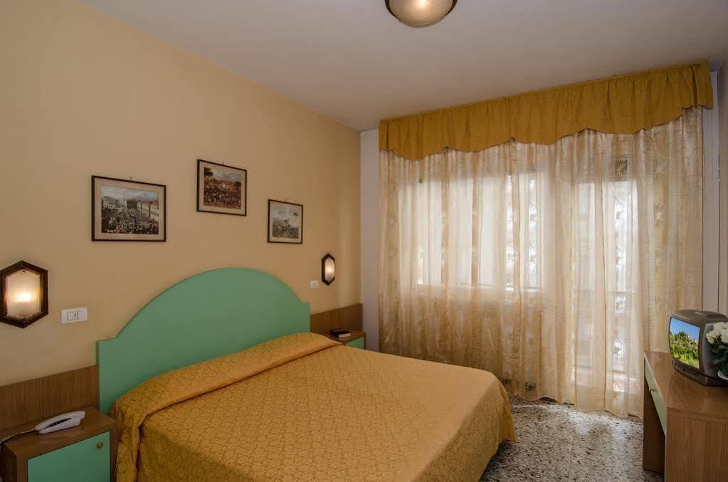 Hotel Stella D'Italia Viareggio Ngoại thất bức ảnh